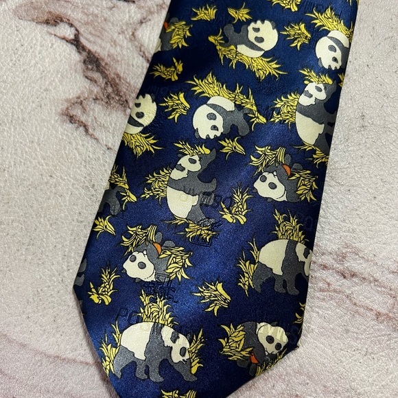 Gold City Tie Handmade Men Tie Neck Tie 100% Silk Classic Length Panda Print. - Picture 3 of 6